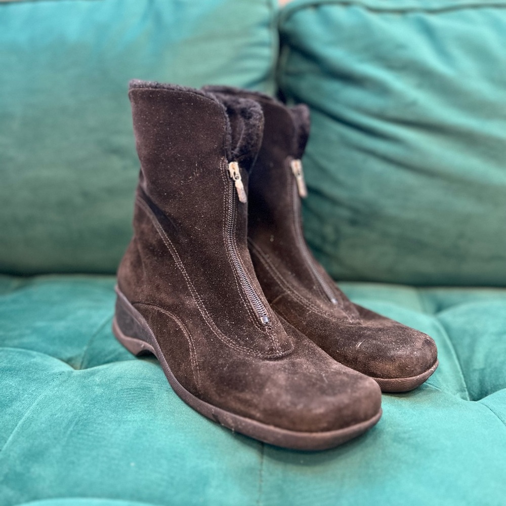 Aquatalia Fleece Lined Black Boots! Perfect for winter